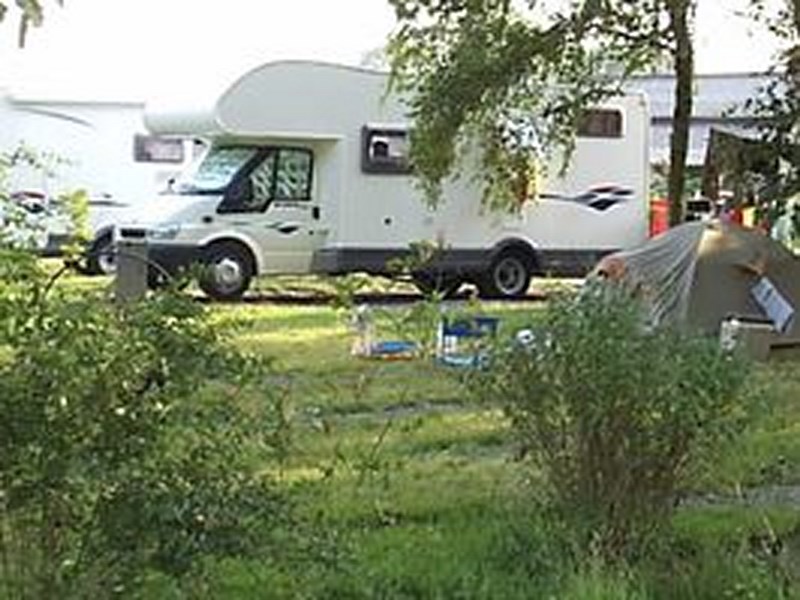   Aire de camping-car La Ferme du Lavoir à Formigny-la-Bataille 