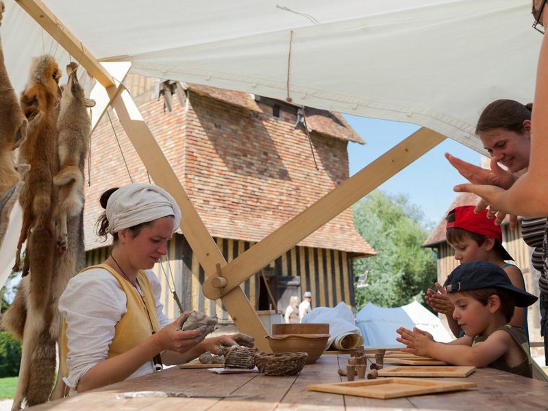 Le Moyen-Age en fête - ©Château de Crèvecoeur Le Moyen-Age en fête - ©Château de Crèvecoeur