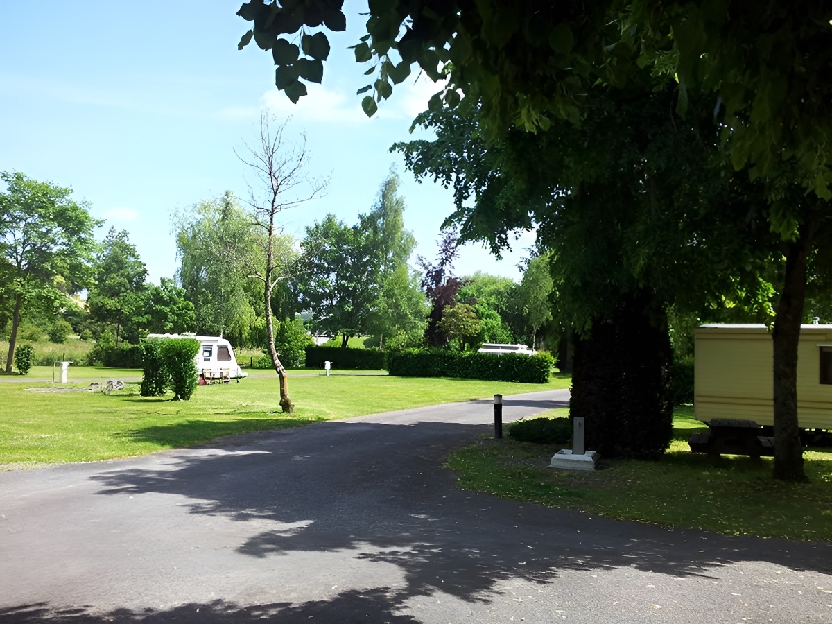 Camping des Bords de Vire à Pont-Farcy - ©OTBN Camping des Bords de Vire à Pont-Farcy - ©OTBN