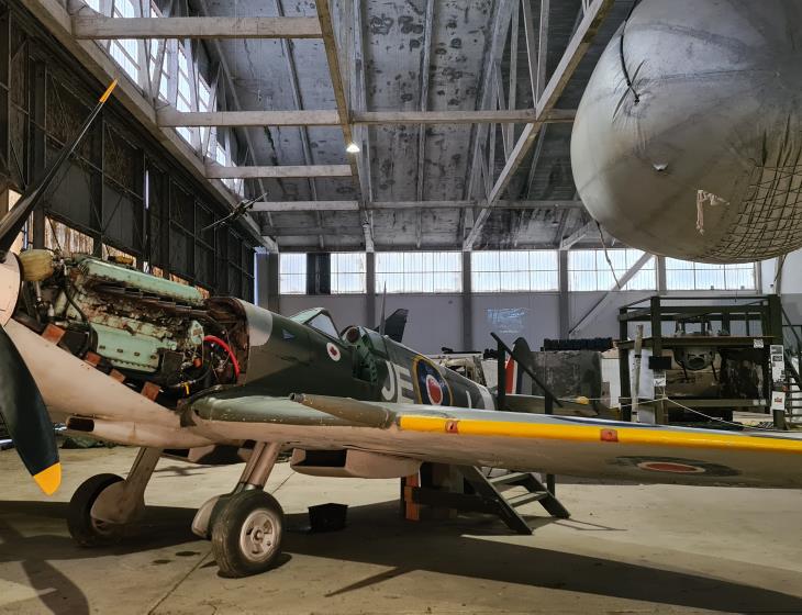 Spitfire & Ballon de barrage - D-Day Wings Museum