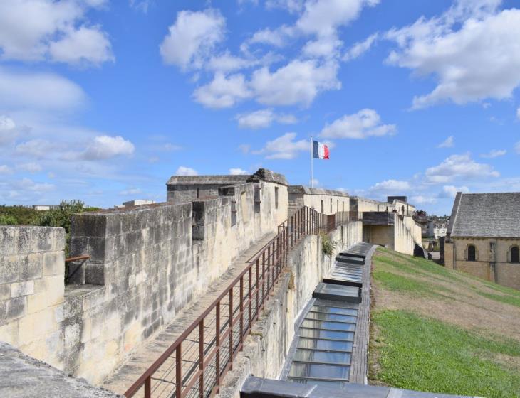 Remparts_nord_du_chateau_de_Caen