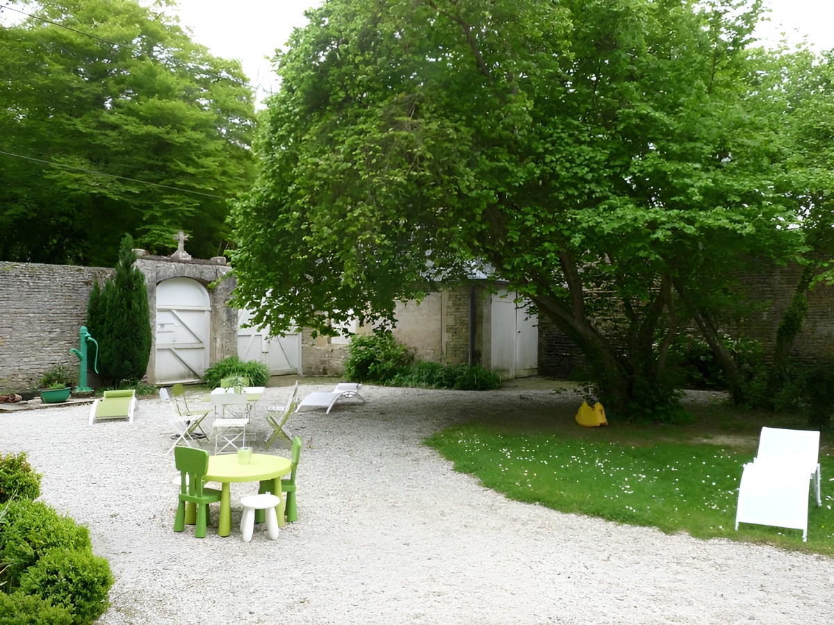 329-2 - ©BANVILLE 329-2 - ©BANVILLE