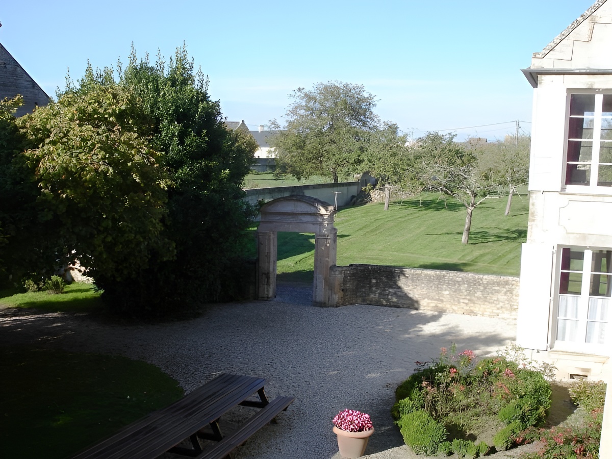 330-3 - ©BANVILLE 330-3 - ©BANVILLE