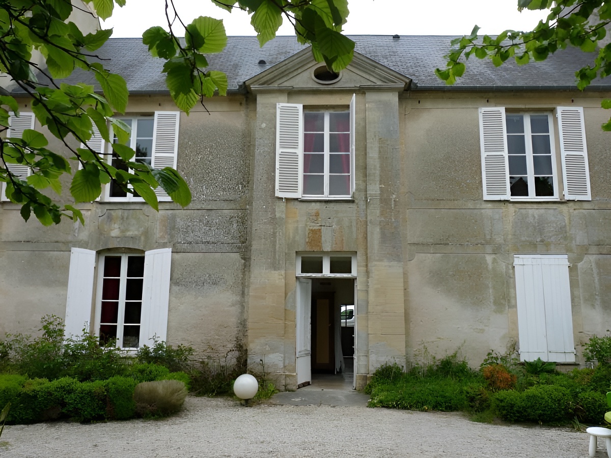 330-9 - ©BANVILLE 330-9 - ©BANVILLE