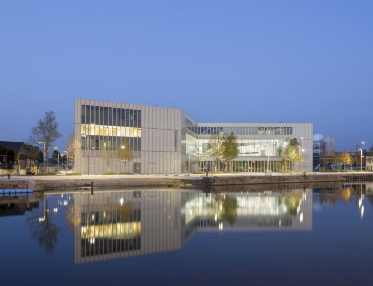 501355-Vue_exterieur_bibliotheque-Antoine_Cardi