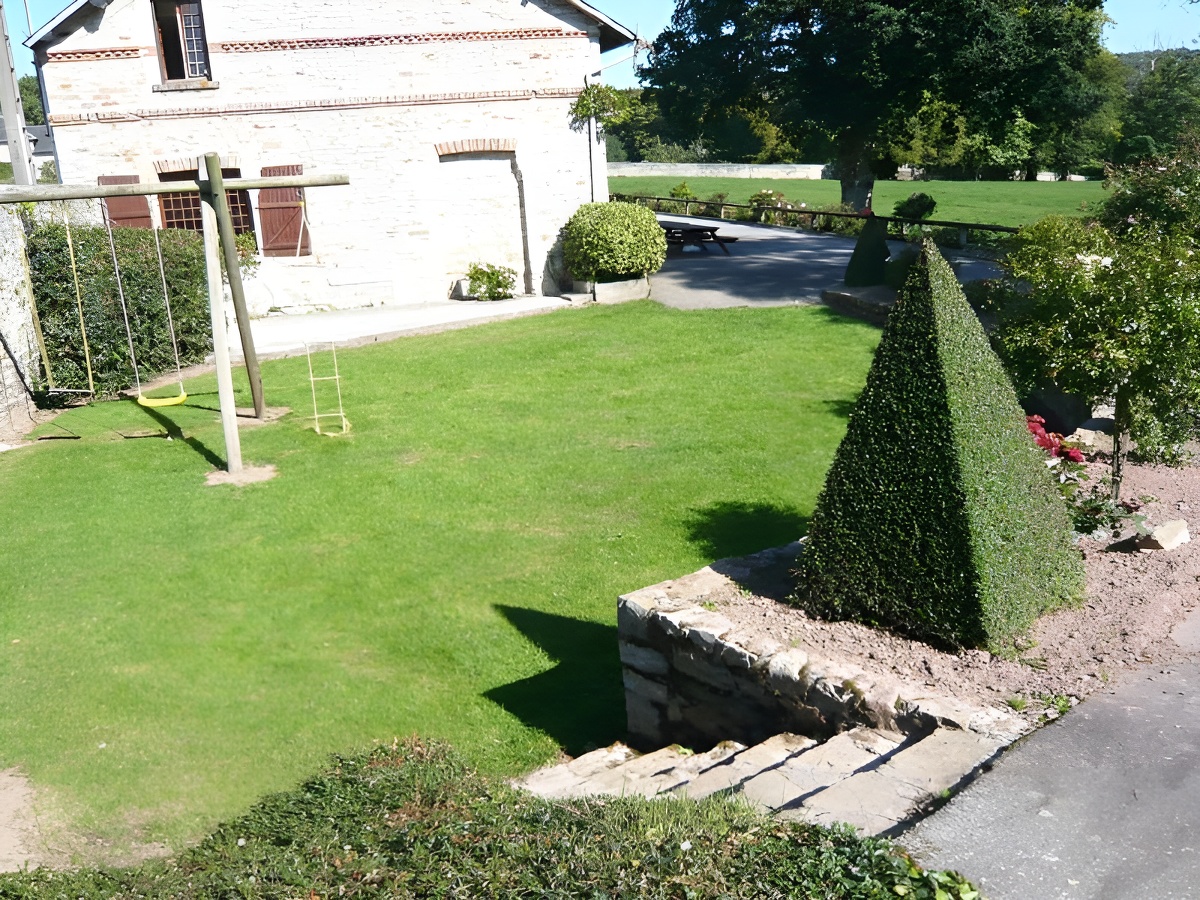 949-8 - ©SOULEUVRE EN BOCAGE 949-8 - ©SOULEUVRE EN BOCAGE