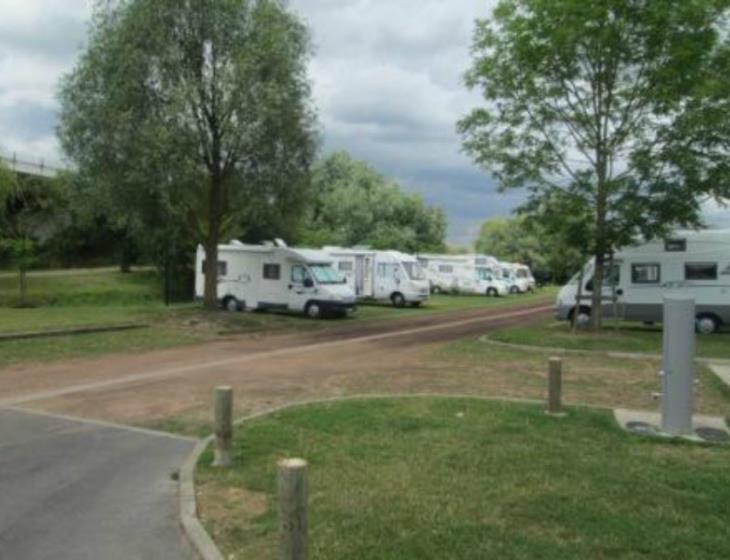 Aire de camping car Communale de LA RIVIERE-SAINT-SAUVEUR, Calvados - Normandie