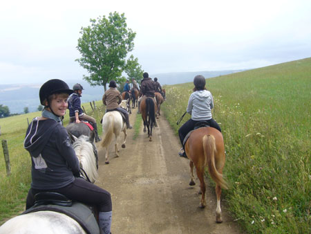 Balade à cheval Calvados (1) - ©La Cour Antéol Balade à cheval Calvados (1) - ©La Cour Antéol