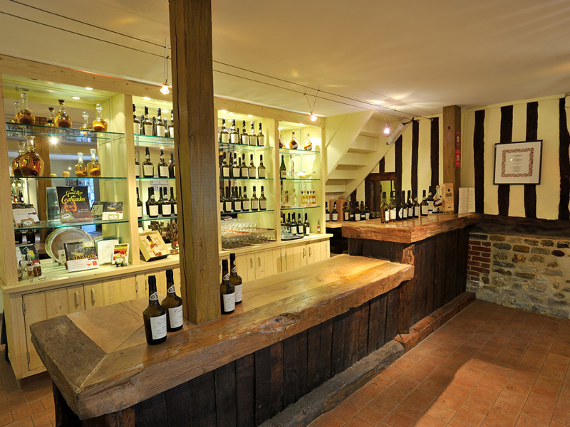 Calvados Christian Drouin, boutique - Le Coudray Rabut - ©Distillerie Drouin Calvados Christian Drouin, boutique - Le Coudray Rabut - ©Distillerie Drouin