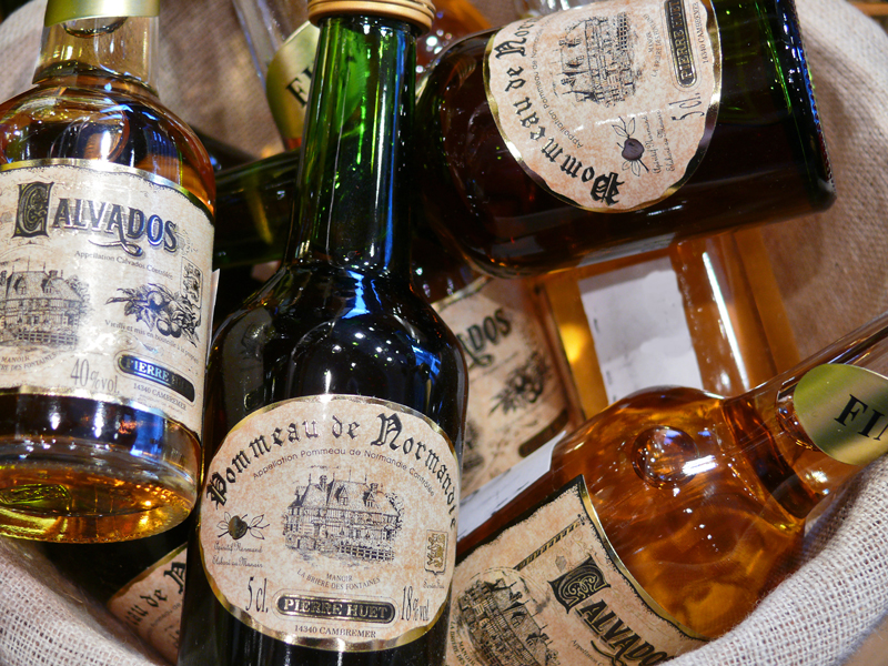 Petites bouteilles de Calvados Pierre Huet - ©Calvados Tourisme Petites bouteilles de Calvados Pierre Huet - ©Calvados Tourisme