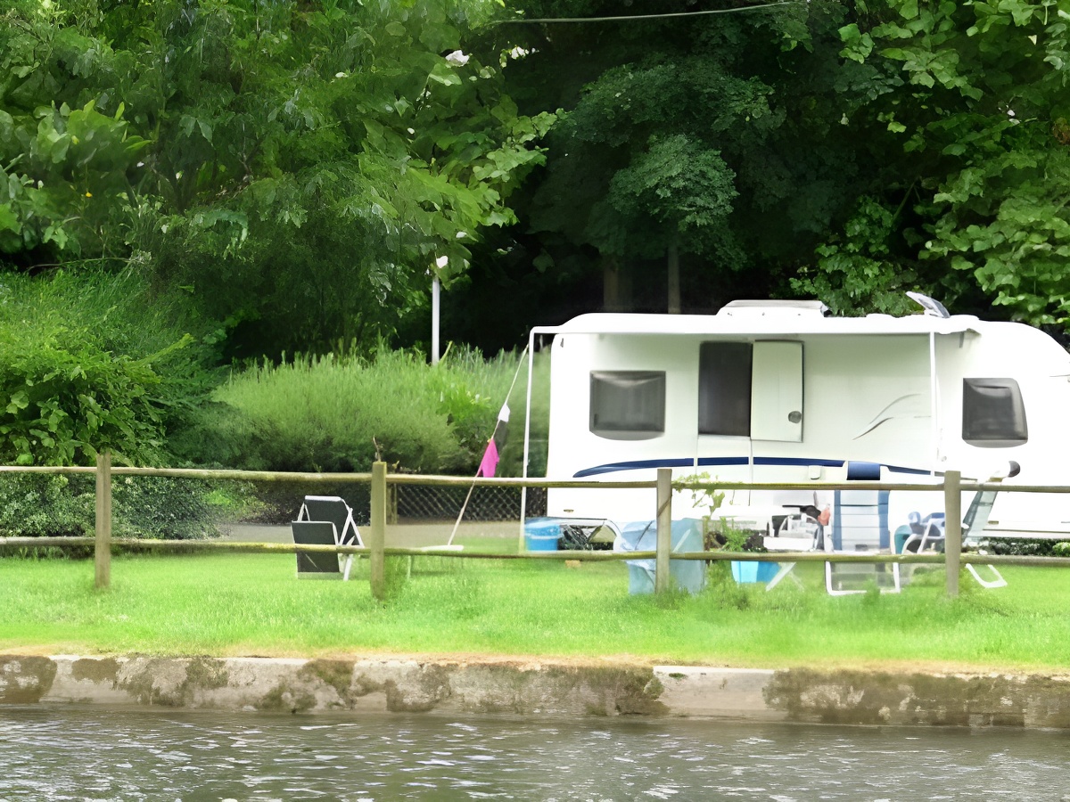 Camping des bords de Vire - Pont Farcy - emplacement 2 - ©Camping des bords de Vire Camping des bords de Vire - Pont Farcy - emplacement 2 - ©Camping des bords de Vire