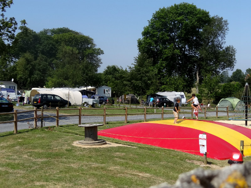 Camping la Roseraie d'Omaha - Surrain - jeux pour enfant - ©Camping la Roseraie d'Omaha Camping la Roseraie d'Omaha - Surrain - jeux pour enfant - ©Camping la Roseraie d'Omaha