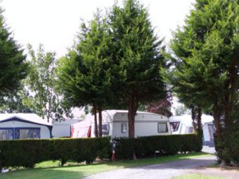 Camping le Picard à Tournières - emplacement caravane - ©Camping le Picard Camping le Picard à Tournières - emplacement caravane - ©Camping le Picard