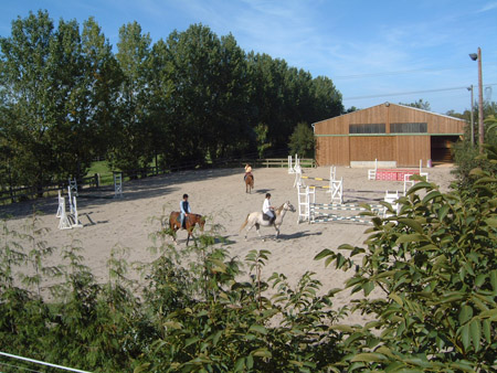 Carrière et manège - ©© La Cordière Carrière et manège - ©© La Cordière