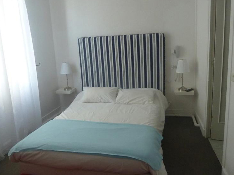 Chambre double Hôtel de la Paix à Trouville-sur-Mer - ©Hôtel de la Paix ** Chambre double Hôtel de la Paix à Trouville-sur-Mer - ©Hôtel de la Paix **