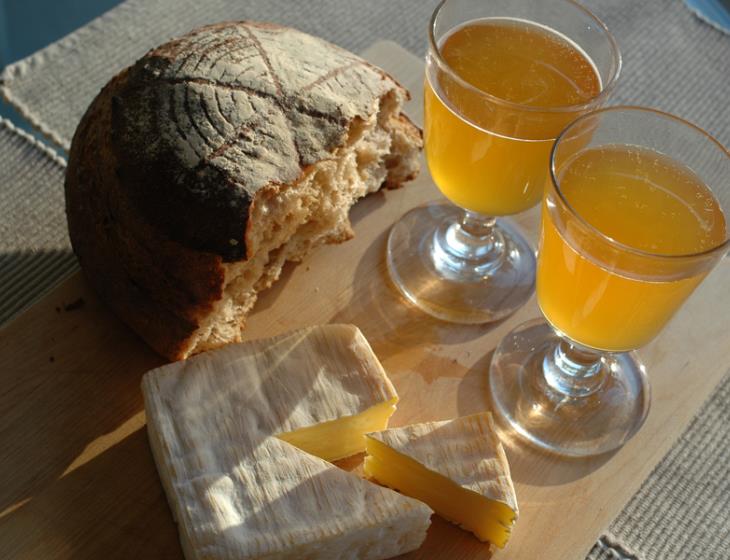 Cidre et fromage de Normandie