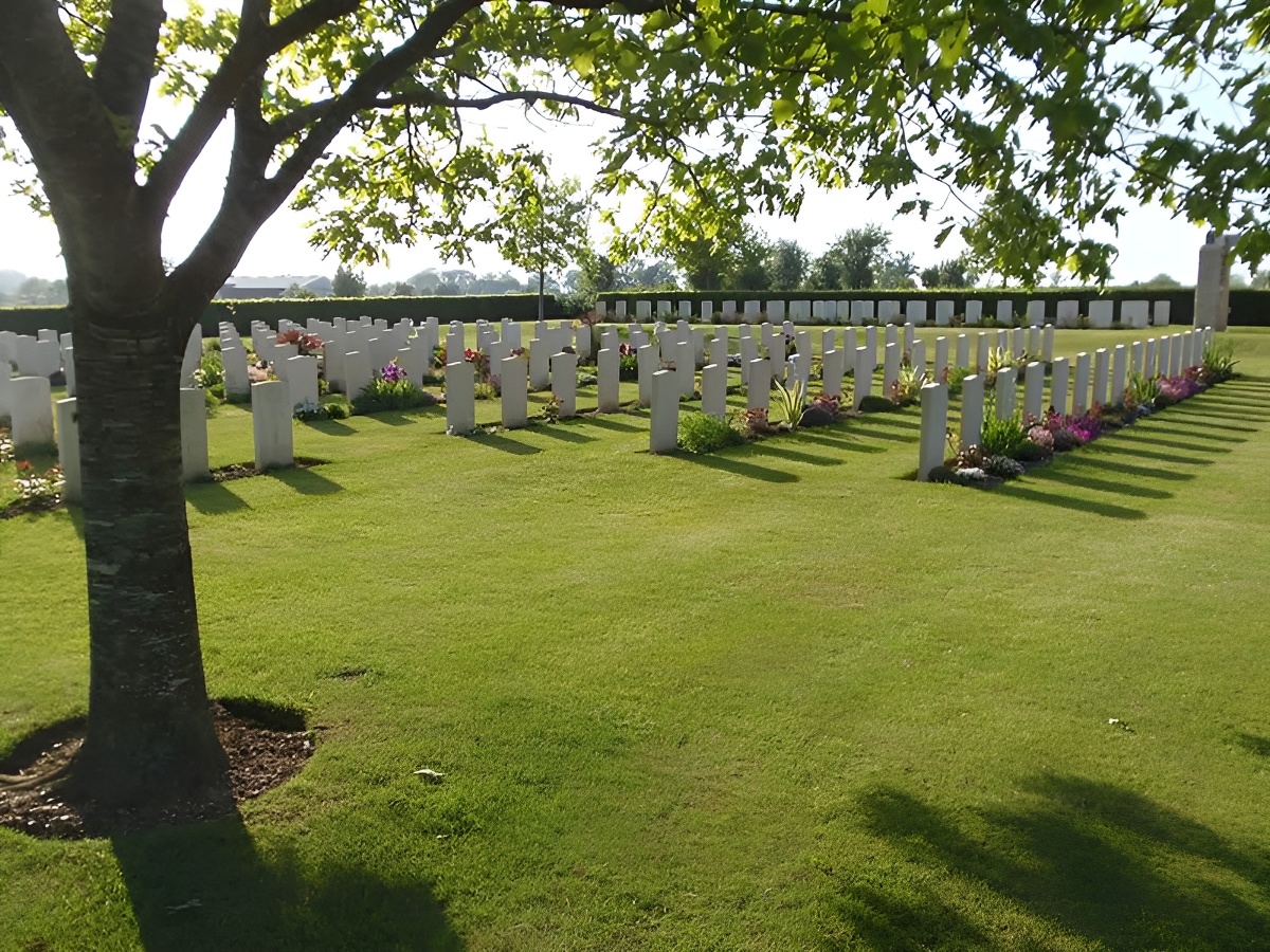 Cimetière militaire britannique de Hottot les Bagues - ©Calvados Tourisme Cimetière militaire britannique de Hottot les Bagues - ©Calvados Tourisme