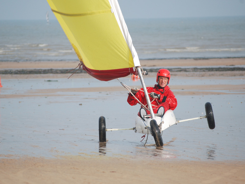 Courseulles-sur-mer-char-ec - ©© Ecole de Voile de Courseulles sur Mer Courseulles-sur-mer-char-ec - ©© Ecole de Voile de Courseulles sur Mer