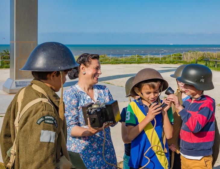 D-Day raconté aux enfants - Normandie Tourisme - Juno Beach © Sabina Lorkin @anibasphotography