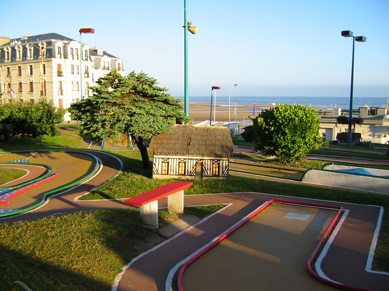 Mini-golf in Houlgate, Normandy – a great idea for a family outi ...