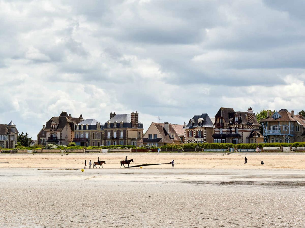 Hermanville-sur-mer-plage-Caen-la-mer-Tourisme--Fabien-MAHAUT