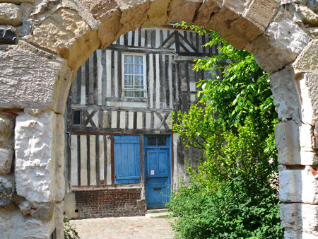 Honfleur_ruelle - ©© Calvados Tourisme Honfleur_ruelle - ©© Calvados Tourisme