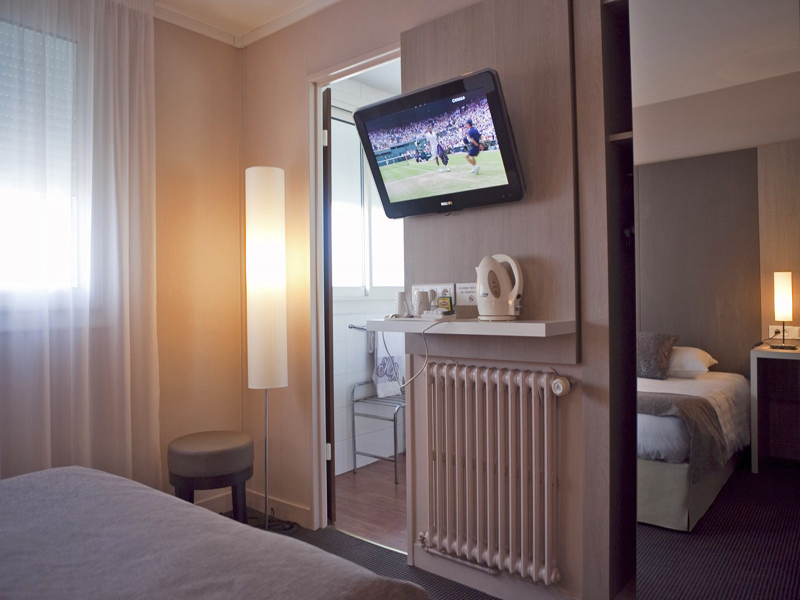 Hotel Bristol à Caen - chambre 2 - ©Hotel Bristol Hotel Bristol à Caen - chambre 2 - ©Hotel Bristol