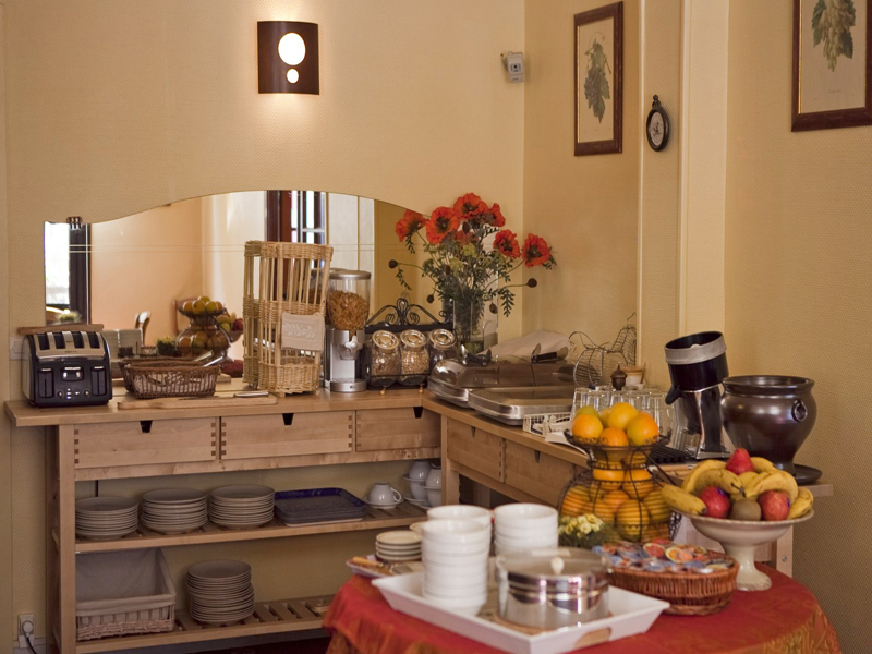 Hotel Bristol à Caen - buffet - ©Hotel Bristol Hotel Bristol à Caen - buffet - ©Hotel Bristol