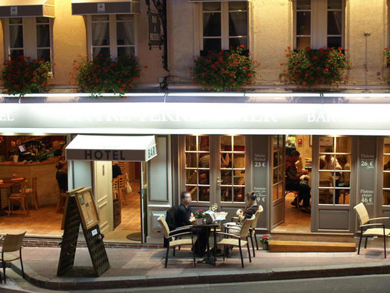 Hôtel Entre Terre et Mer - Honfleur - terrasse nuit - ©Entre Terre et Mer Hôtel Entre Terre et Mer - Honfleur - terrasse nuit - ©Entre Terre et Mer