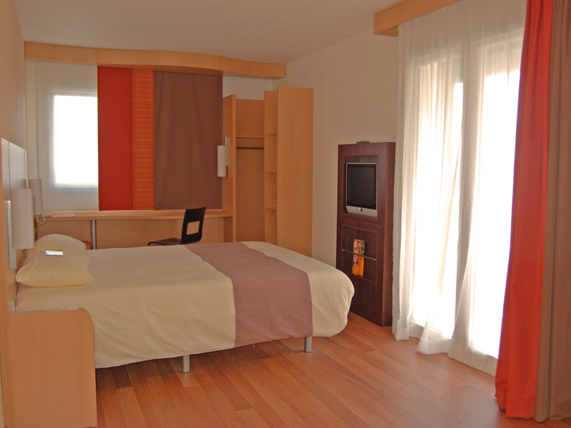 Hôtel Ibis Caen Centre Port de plaisance - chambre 2 - ©Hôtel Ibis Caen Centre Hôtel Ibis Caen Centre Port de plaisance - chambre 2 - ©Hôtel Ibis Caen Centre