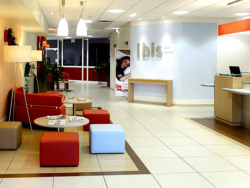 Hôtel Ibis Caen Centre Port de plaisance - réception - ©Hôtel Ibis Caen Centre Hôtel Ibis Caen Centre Port de plaisance - réception - ©Hôtel Ibis Caen Centre