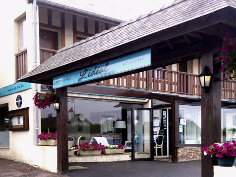 Hôtel L'Idéal Le Mountbatten - Arromanches - ©Hôtel L'Idéal Le Mountbatten Hôtel L'Idéal Le Mountbatten - Arromanches - ©Hôtel L'Idéal Le Mountbatten