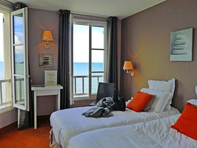Hôtel de la Marine - Arromanches - chambre - ©Hôtel de la Marine Hôtel de la Marine - Arromanches - chambre - ©Hôtel de la Marine