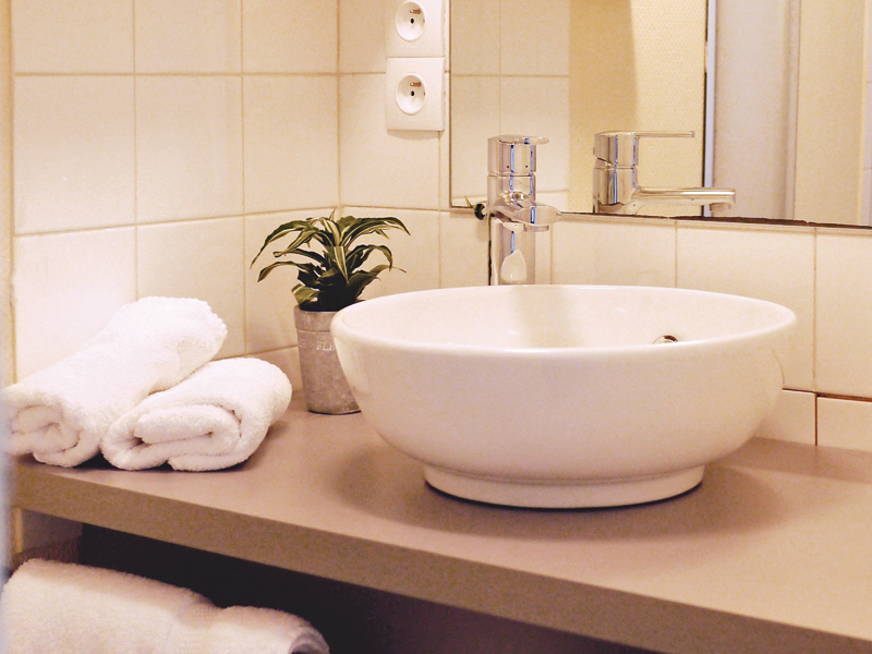 Hotel de la Poste - Falaise - salle de bain - ©Hotel de la Poste Hotel de la Poste - Falaise - salle de bain - ©Hotel de la Poste