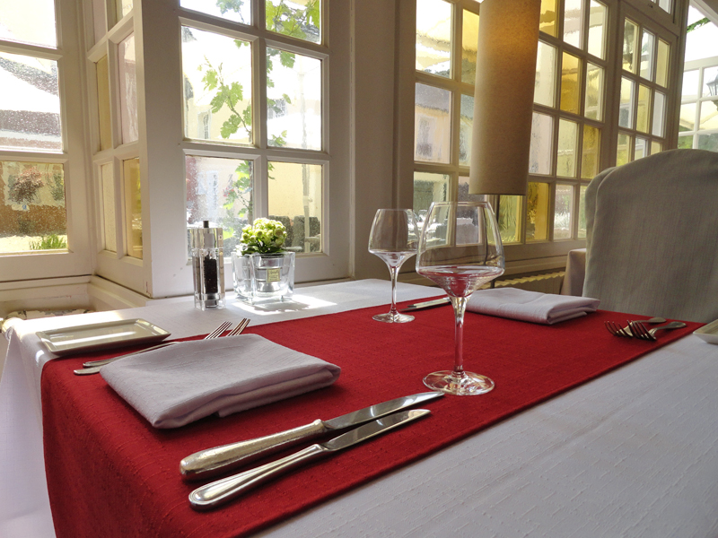 Hotel Lion d'Or à Bayeux - table restaurant - ©Hotel Lion d'Or Bayeux Hotel Lion d'Or à Bayeux - table restaurant - ©Hotel Lion d'Or Bayeux