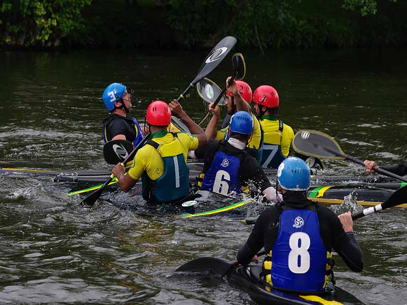 Tournoi de kayak polo à Pont d'Ouilly - ©© ALG Tournoi de kayak polo à Pont d'Ouilly - ©© ALG