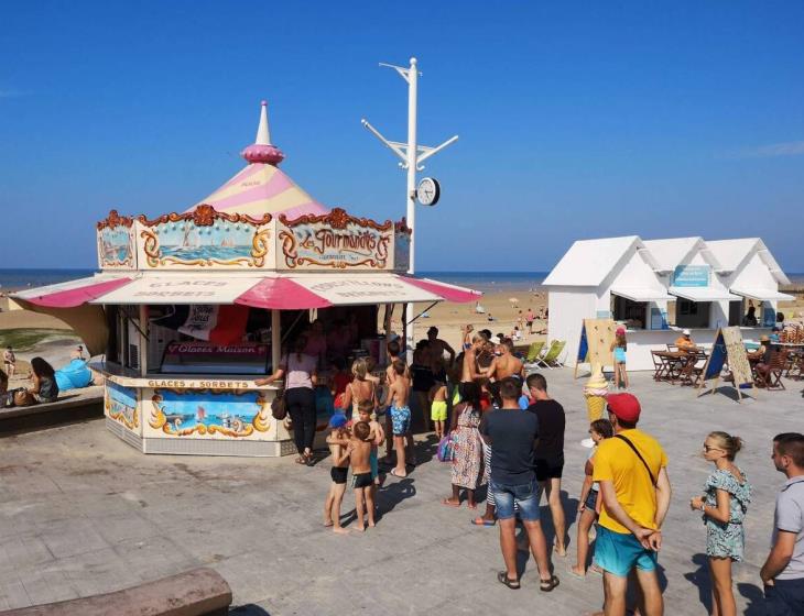 LES-GOURMAND-YS-GOUTER-ENFANTS-DIGUE-CABINES-PLAGE-CREDIT-NATHALIE-PAPOUIN - 1-