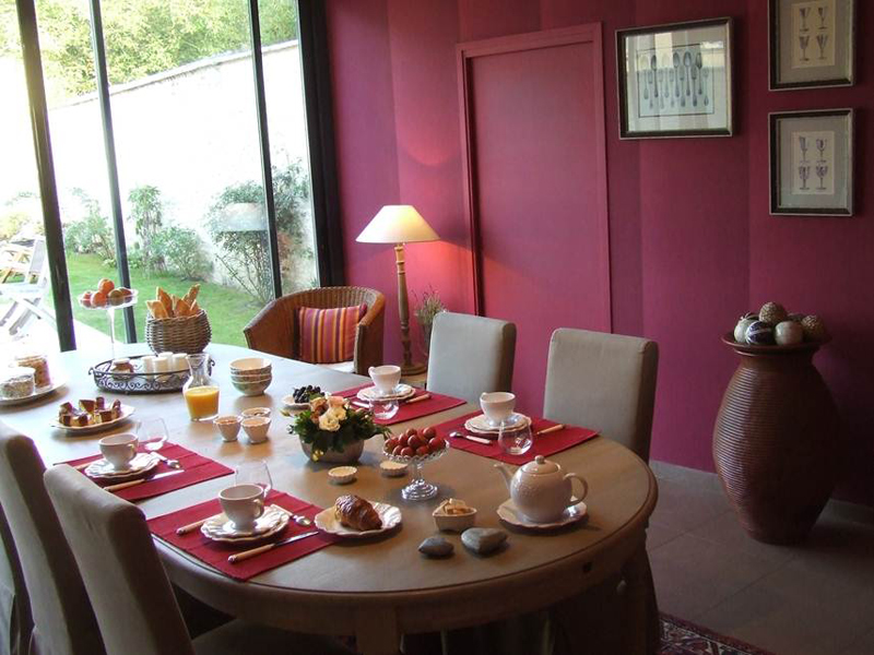 La Colline à Bayeux, petit déjeuner - ©M. Le Guennec - Clévacances La Colline à Bayeux, petit déjeuner - ©M. Le Guennec - Clévacances
