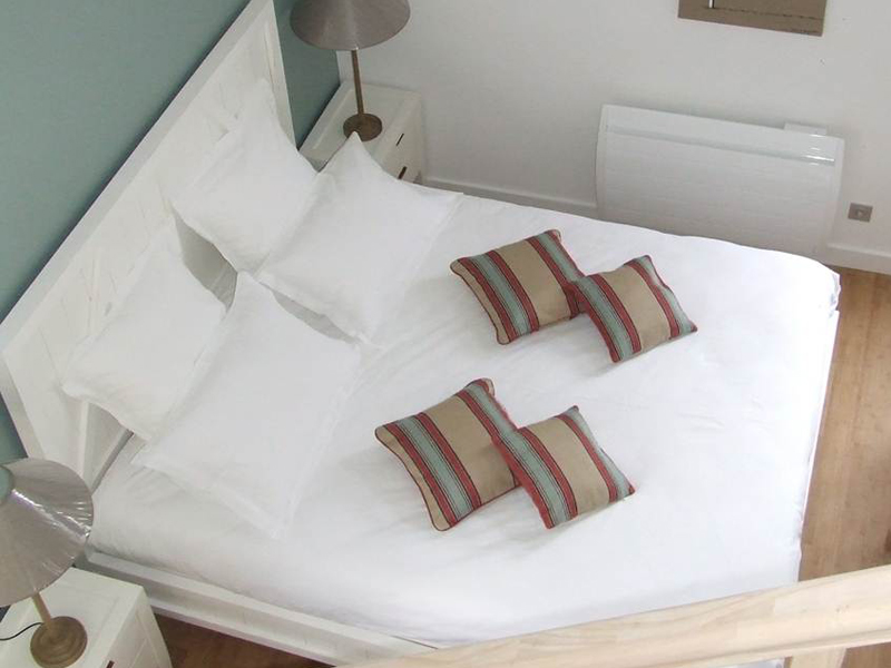 La Colline à Bayeux, chambre Murano - ©M. Le Guennec - Clévacances La Colline à Bayeux, chambre Murano - ©M. Le Guennec - Clévacances