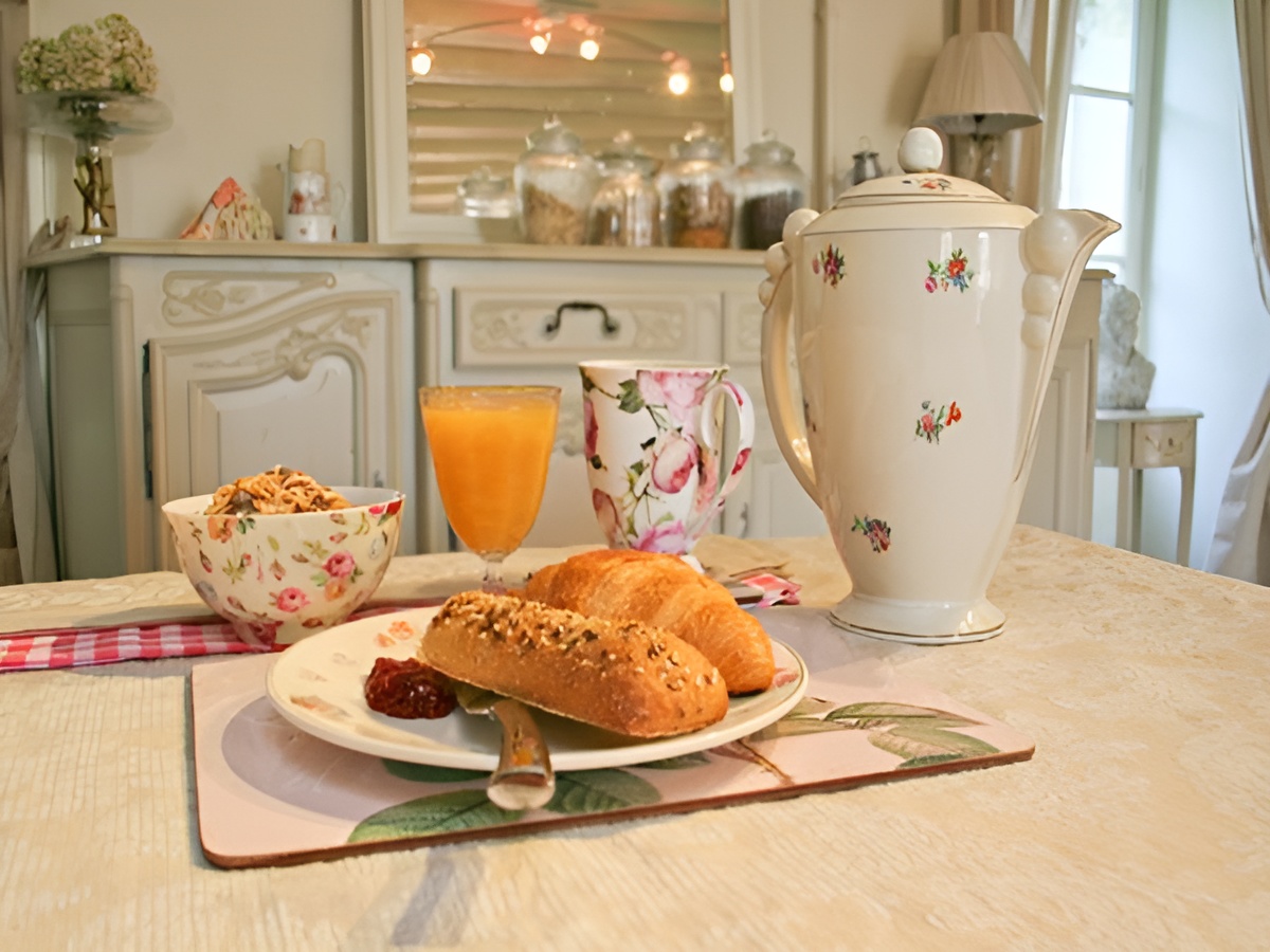 LaVieilleAbbaye_PetitDej_Ba - ©MmeLeMoigne_Barbery_ClévacancesCalvados LaVieilleAbbaye_PetitDej_Ba - ©MmeLeMoigne_Barbery_ClévacancesCalvados