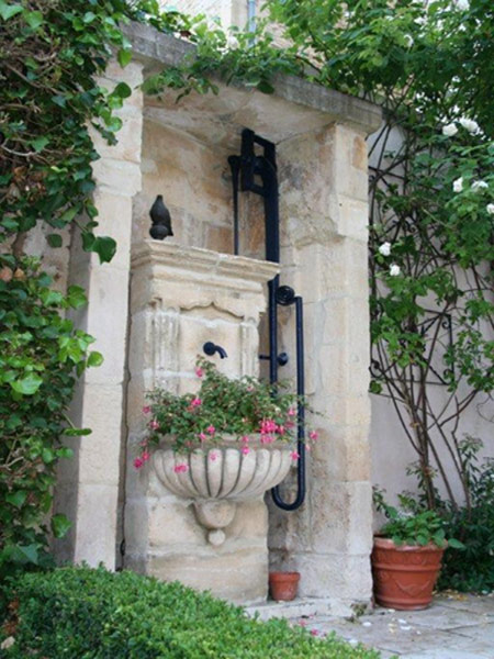 Le Clos Saint Martin - Louise - ©© Le Clos Saint Martin - Louise Le Clos Saint Martin - Louise - ©© Le Clos Saint Martin - Louise