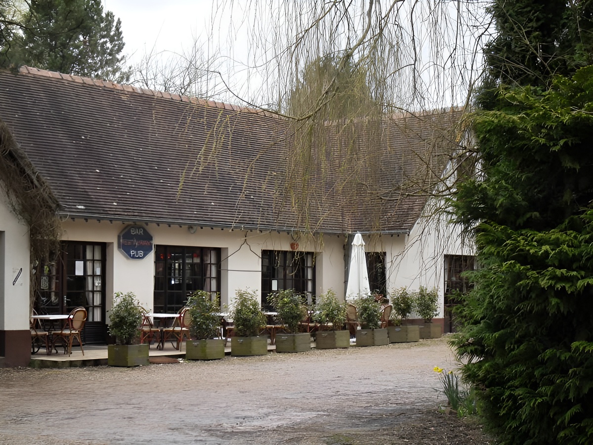 Le-Domaine-du-Lac-Blangy-le- Chateau Exterieur - ©FRPAT Le-Domaine-du-Lac-Blangy-le- Chateau Exterieur - ©FRPAT