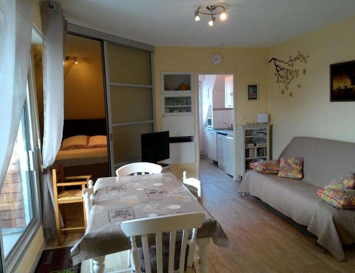 Appartement à Blonville sur mer, séjour-salon