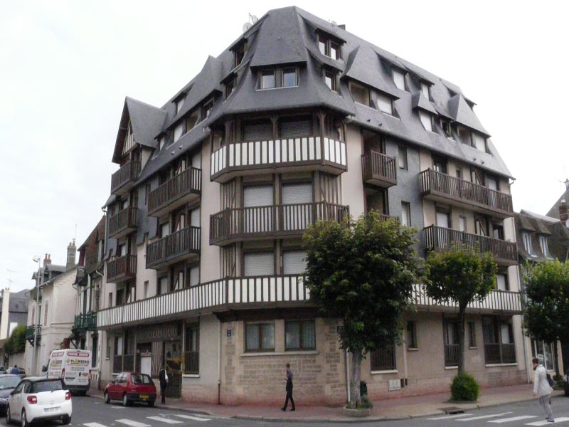 Location à Deauville, résidence - ©M. Larsonnier - Clévacances Location à Deauville, résidence - ©M. Larsonnier - Clévacances