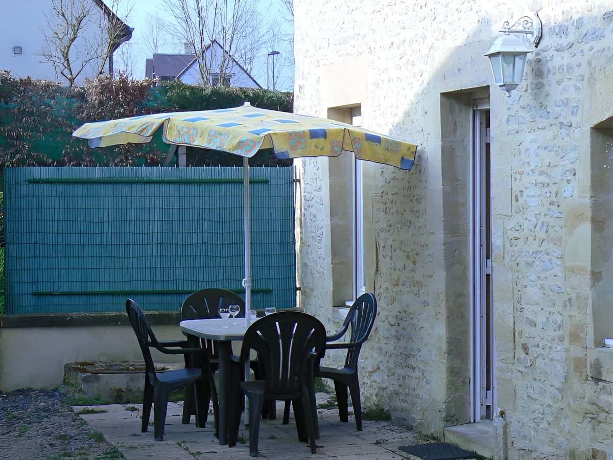 Location à Ryes, terrasse - ©Mme Falet - Clévacances Location à Ryes, terrasse - ©Mme Falet - Clévacances