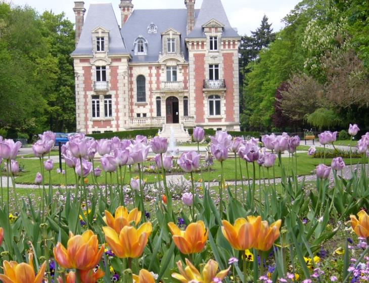 Parc du Manoir de l'Ile à Livarot pres de Lisieux Tulipes