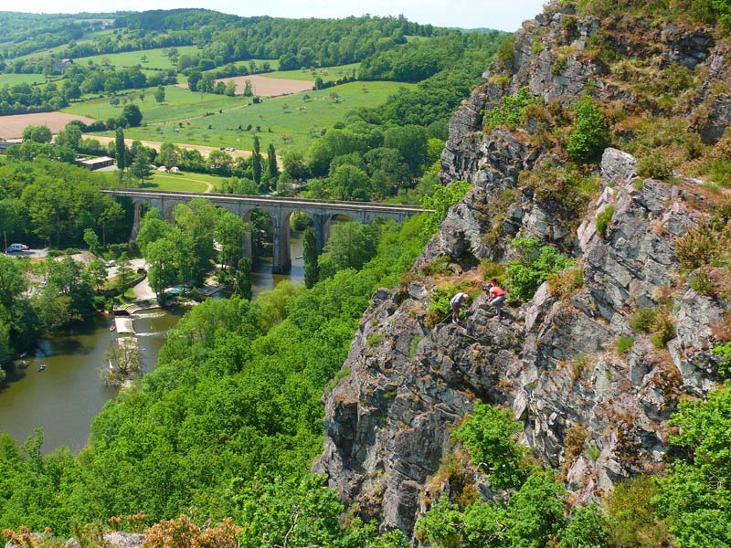 Paysage en Suisse-Normande - ©Calvados Tourisme Paysage en Suisse-Normande - ©Calvados Tourisme
