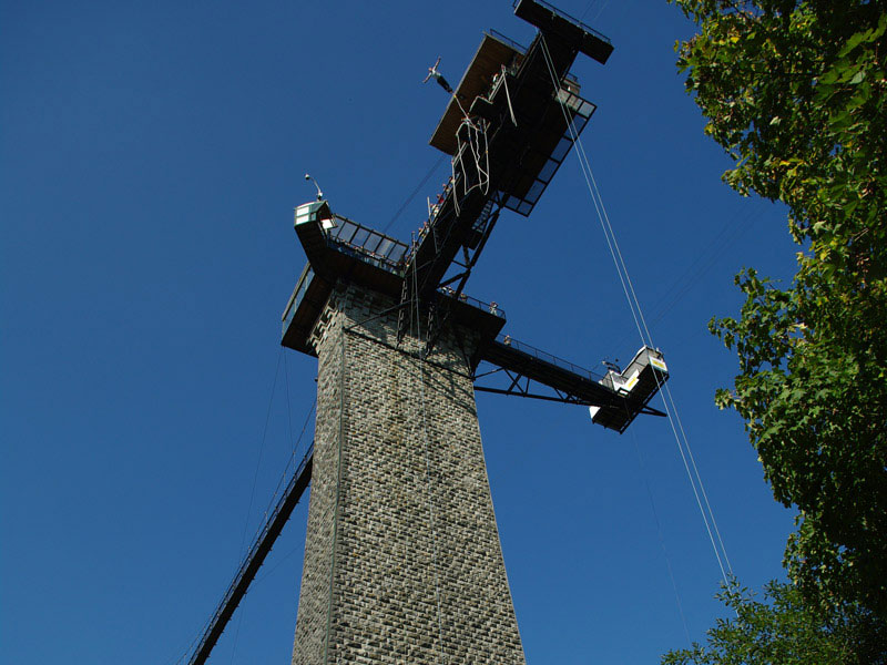 Saut élastique Souvleuvre - ©AJ Hackett Saut élastique Souvleuvre - ©AJ Hackett