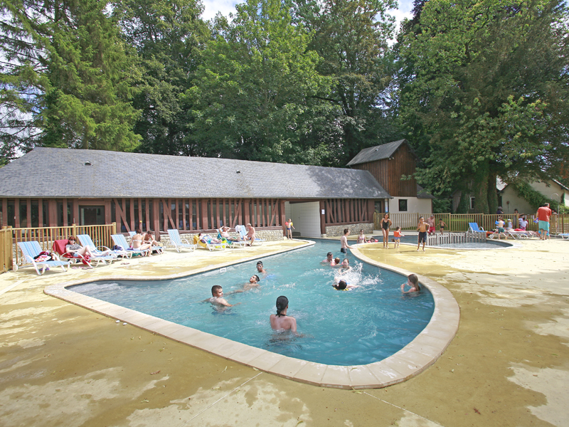 Résidence Château de Prêteville - piscine - ©Odalys Résidence Château de Prêteville - piscine - ©Odalys