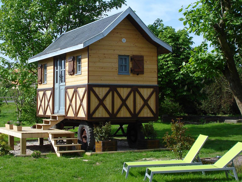 Roulotte de la Ferme de la Pomme - Le Pin - jardin - ©Ferme de la Pomme Roulotte de la Ferme de la Pomme - Le Pin - jardin - ©Ferme de la Pomme